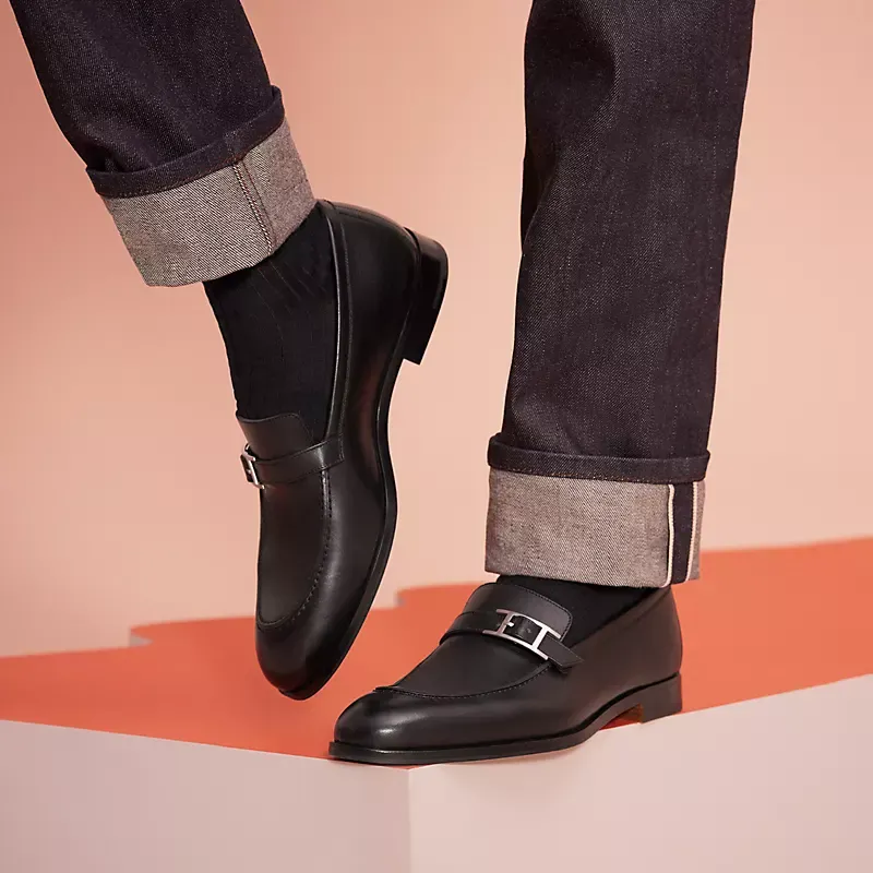 Factory price P980 💰💎💎💎 Original genuine leather outsole Brand: Hermès Grade: Same as the official website Original quality materials: Original soft calfskin Water-dyed cowhide lining Original Italian genuine leather outsole Style categories: Men's fashion Formal casual leather shoes Slip-on men's shoes series Young fashion European and American trends British style Code number: 39-45 (38.46 can be customized)